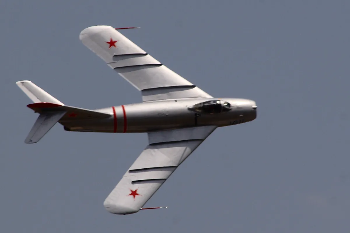 A MiG-17F in flight — the same variant scrambled from Craiova to intercept the unidentified radar contact over Caracal in the summer of 1957