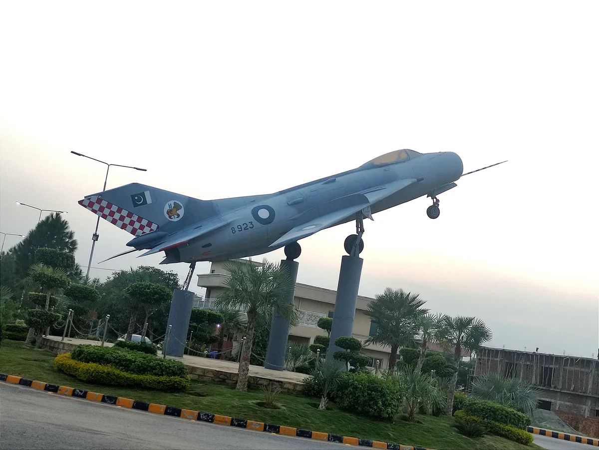 Shenyang J-6 (MiG-19 copy) — Chinese Air Force aircraft type operational during the 1981 spiral incident; no intercept was reported