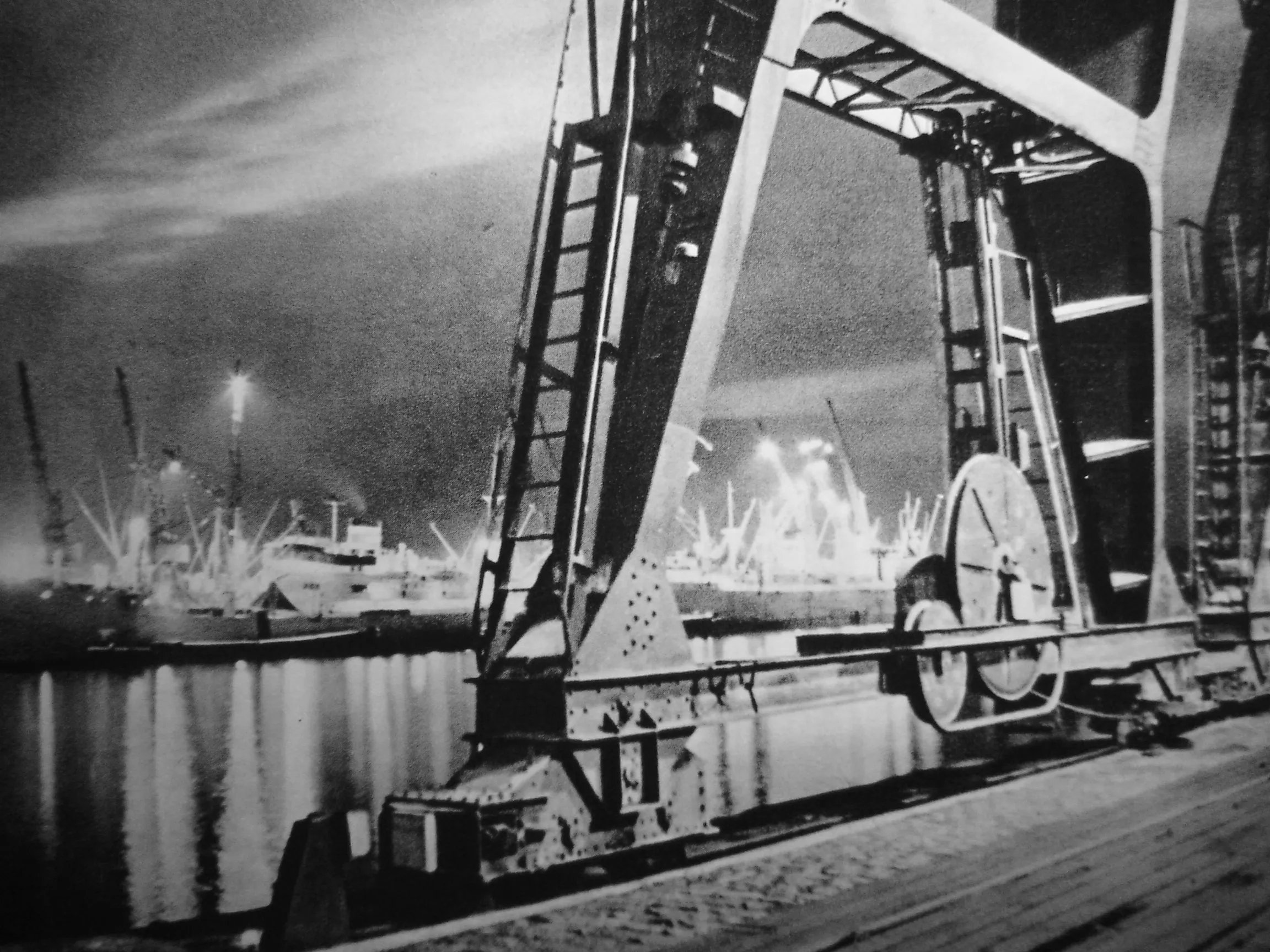 The port of Gdynia as it appeared in 1964, five years after the January 1959 incident in which a glowing red object struck one of the harbor basins